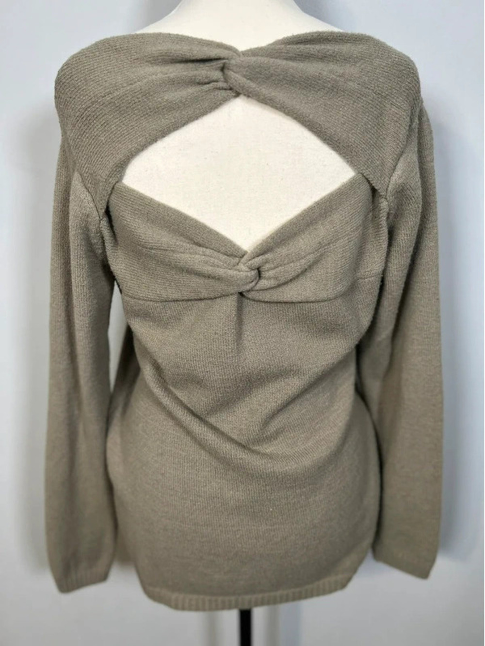 Du Jour M Taupe/Khaki Twist Back Cutout Knit Sweater